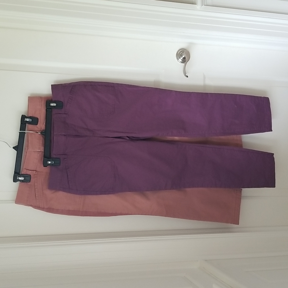 Two pair Womens size 8 Old Navy pixie pants, one dusty rose, one plum pair